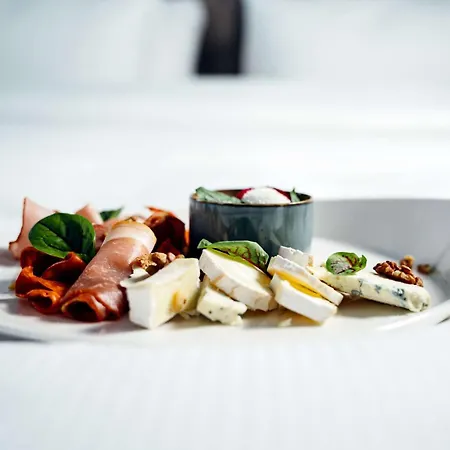 Radisson Blu Hotel, 5*