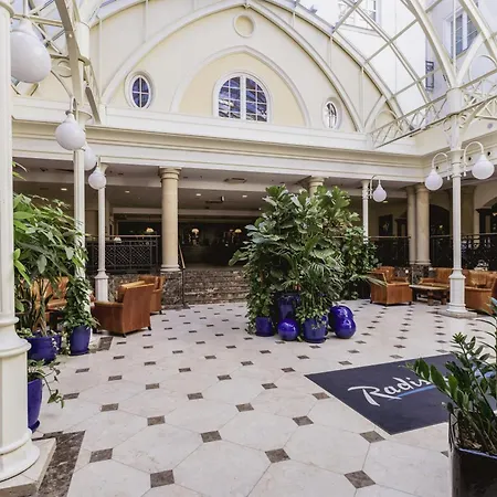 Radisson Blu Hotel, Szálloda
