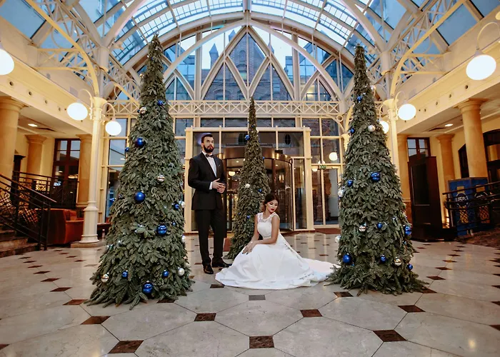 فندق راديسون بلو، 5*